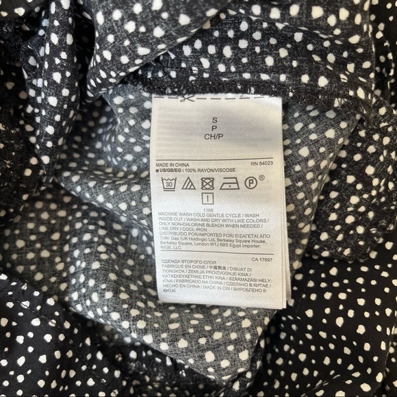 Banana Republic women’s 3/4 sleeve polka dot romper, small, black and white - Picture 10 of 10